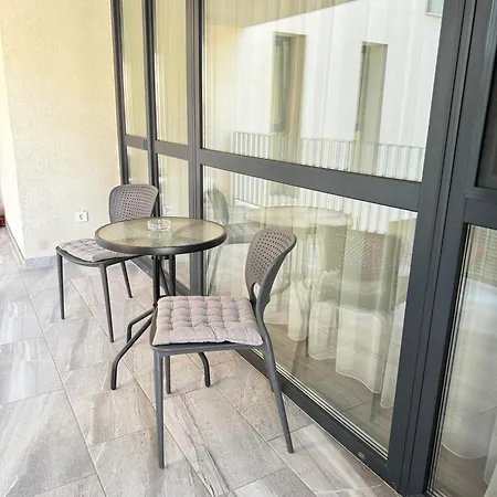 Sunsuite Apartment *