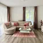 아파트 Sunsuite