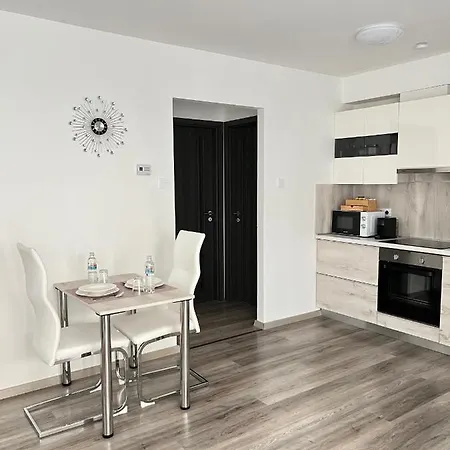 Daire Sunsuite *