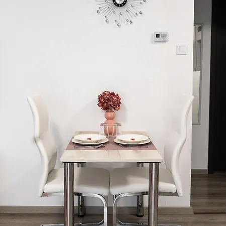Sunsuite 아파트